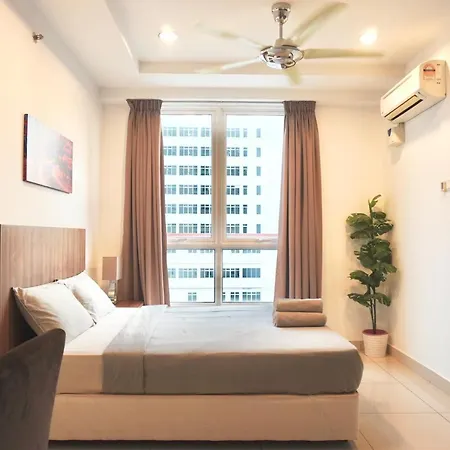 Gurney Drive Mansion One Serviced Apartment George Town Room photo