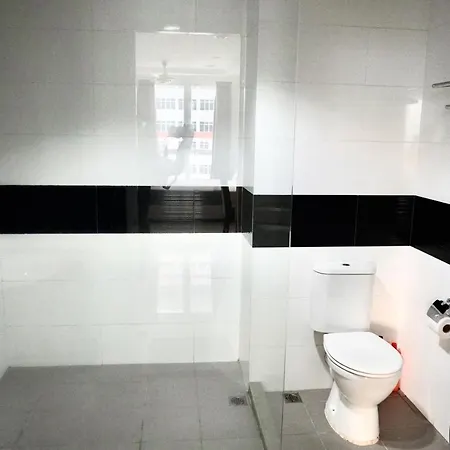 Gurney Drive Mansion One Serviced Apartment George Town Room photo