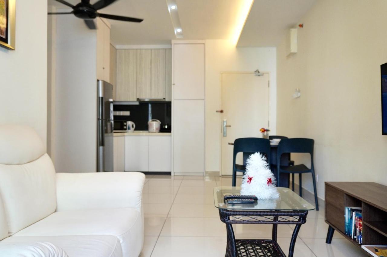 Gurney Drive Mansion One Serviced George Town