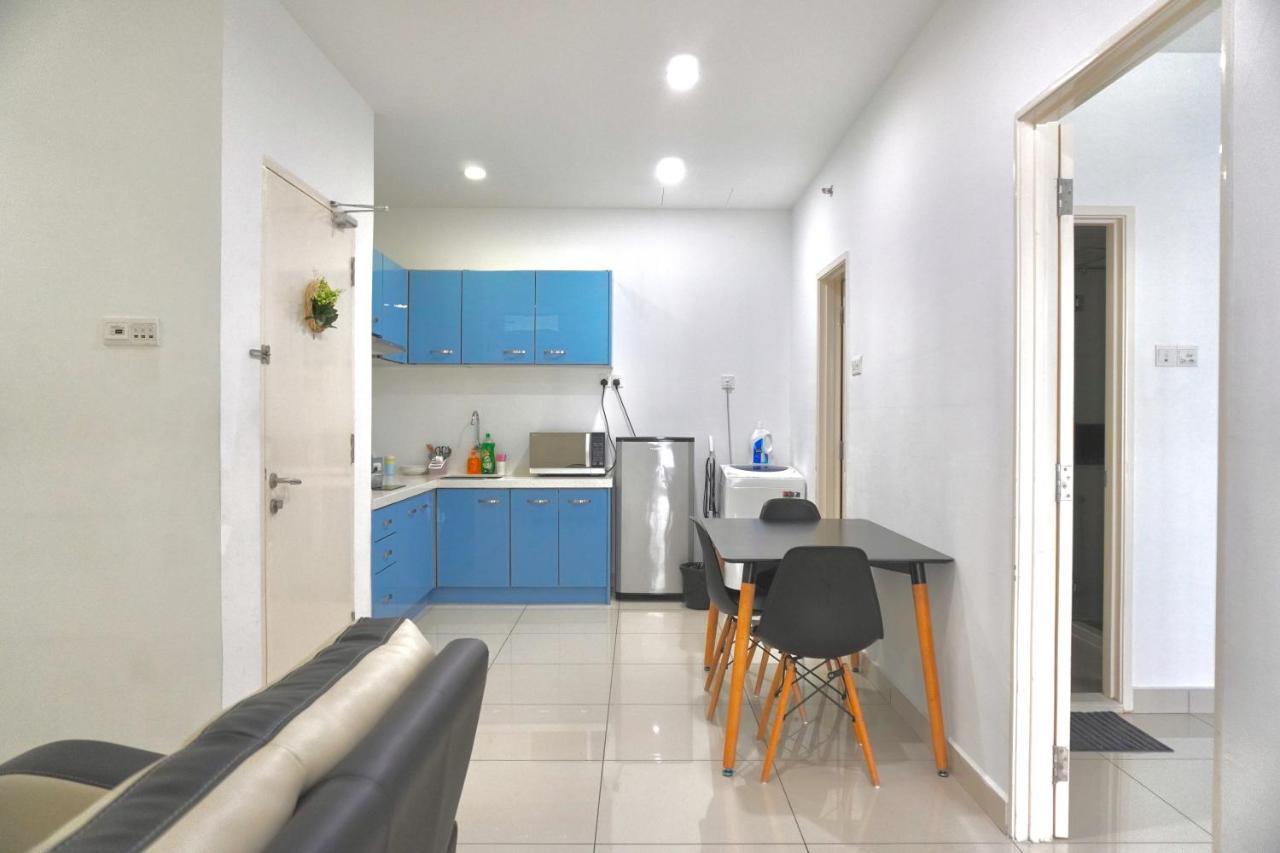 Gurney Drive Mansion One Serviced George Town
