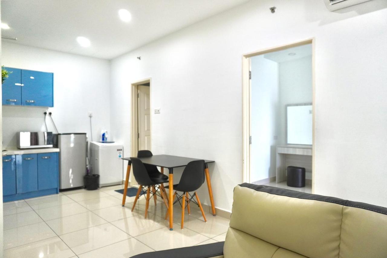 Gurney Drive Mansion One Serviced * George Town