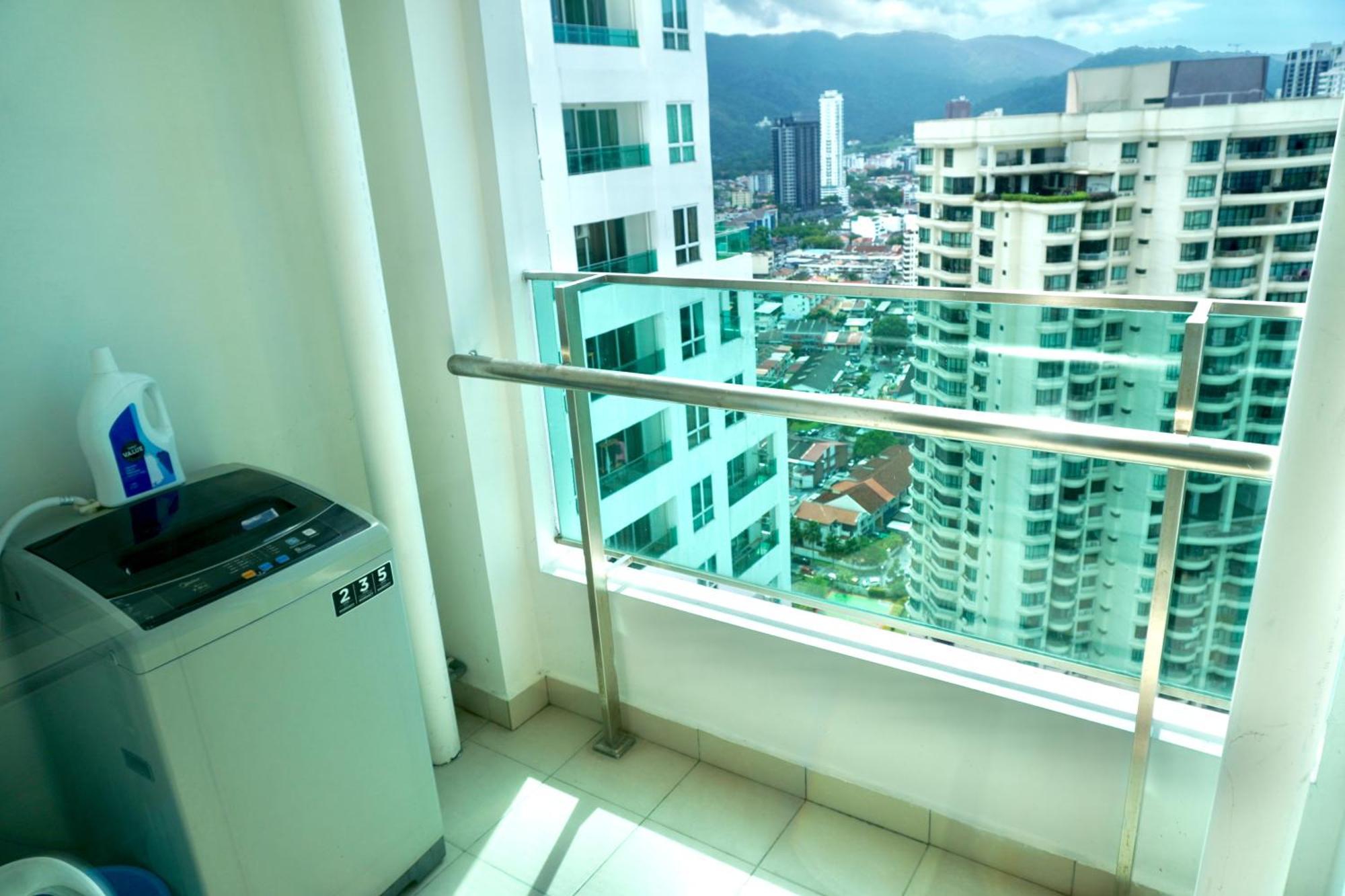 Gurney Drive Mansion One Serviced George Town