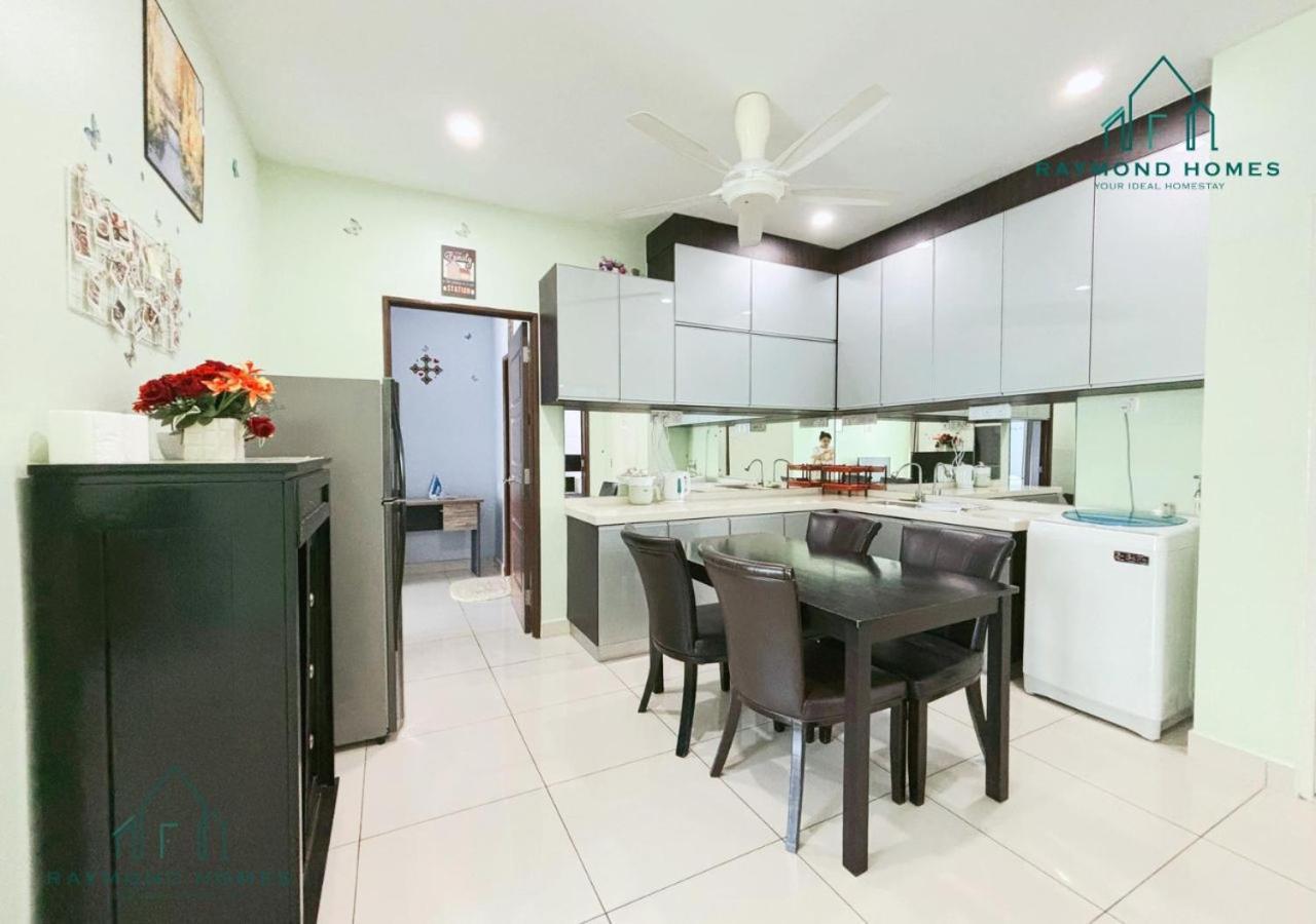 Gurney Drive Mansion One Serviced * George Town